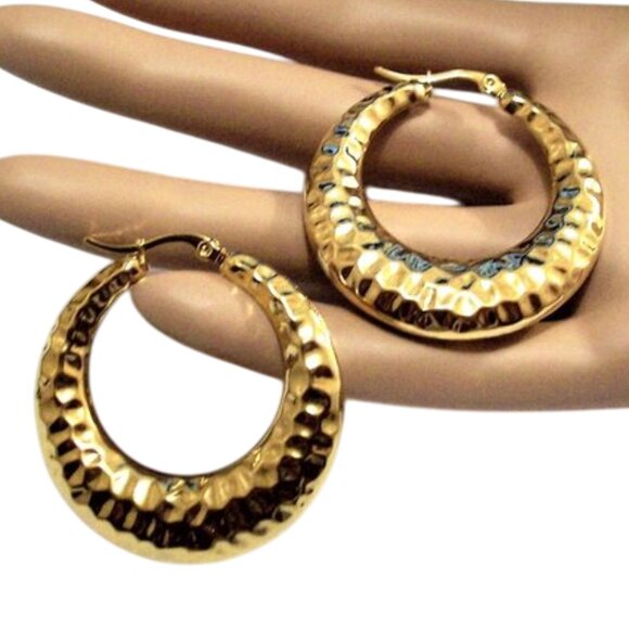 24K Gold Plated Hammered Hoop Pierced Post Earrings 43mm Oval Graduated Textured - Picture 5 of 15